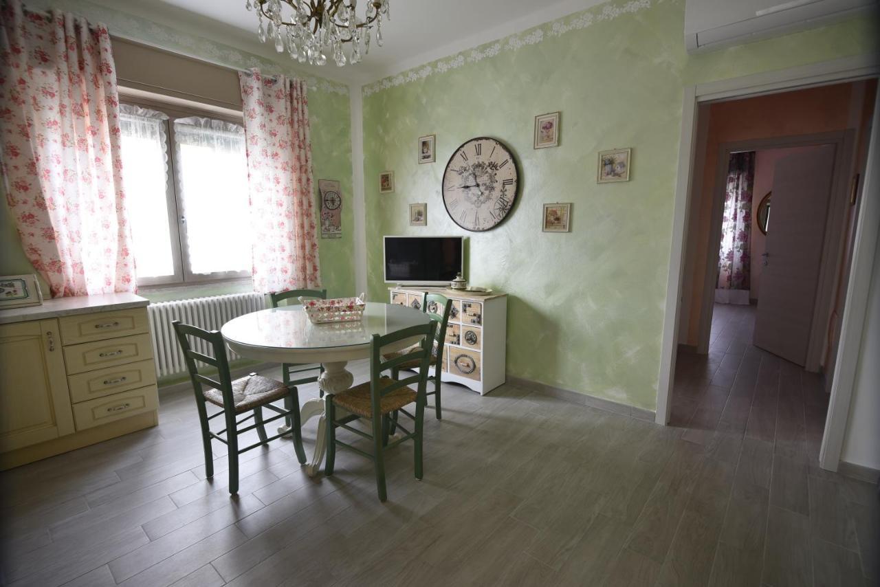 Le Bouganville Apartment Desenzano del Garda Esterno foto