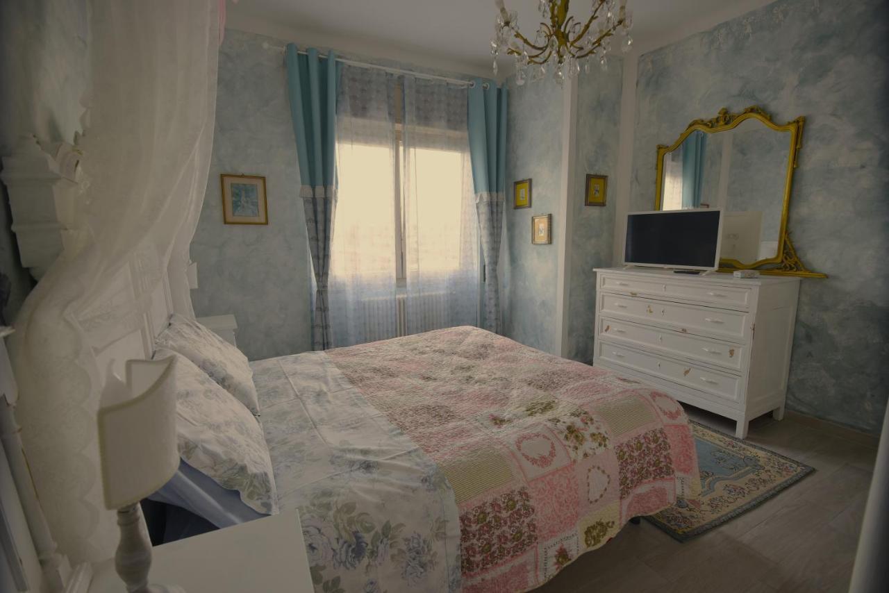 Le Bouganville Apartment Desenzano del Garda Esterno foto