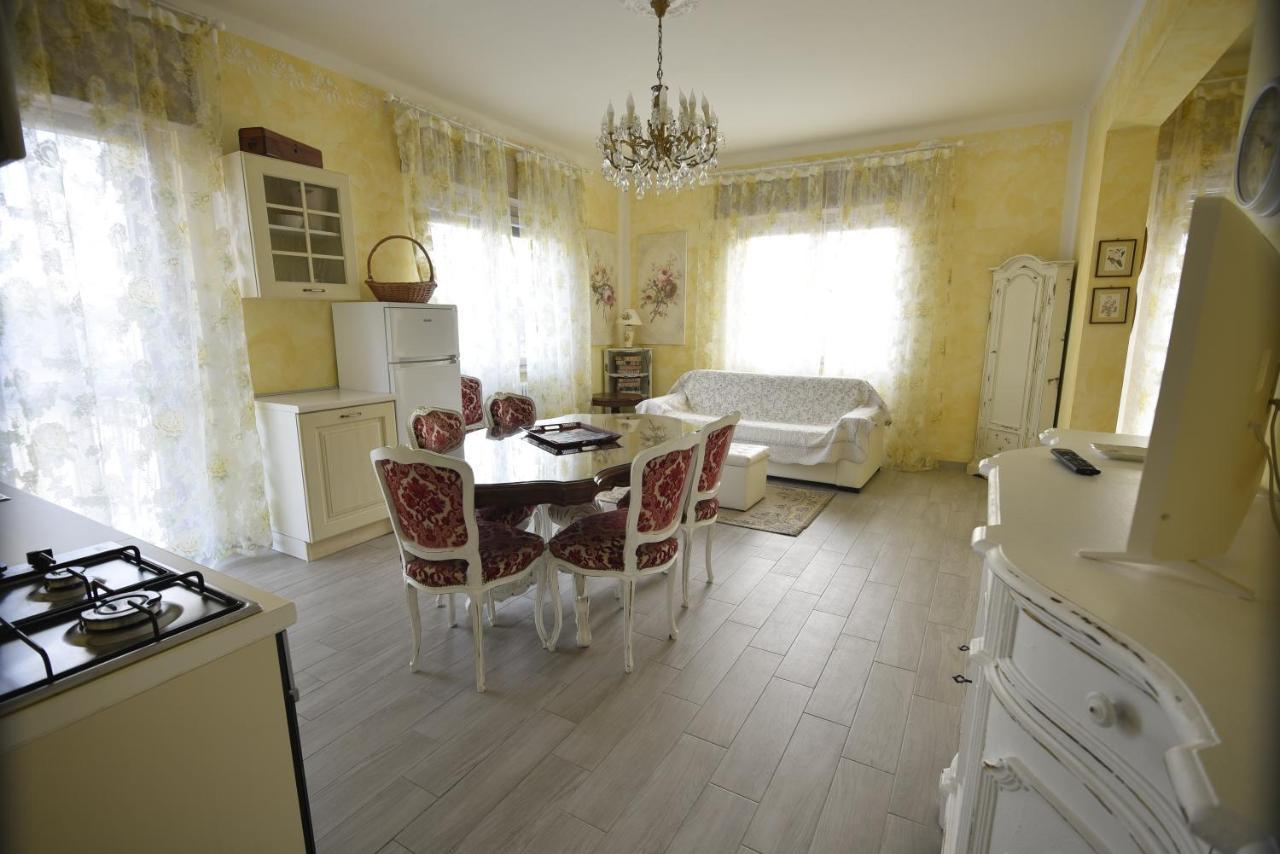 Le Bouganville Apartment Desenzano del Garda Esterno foto