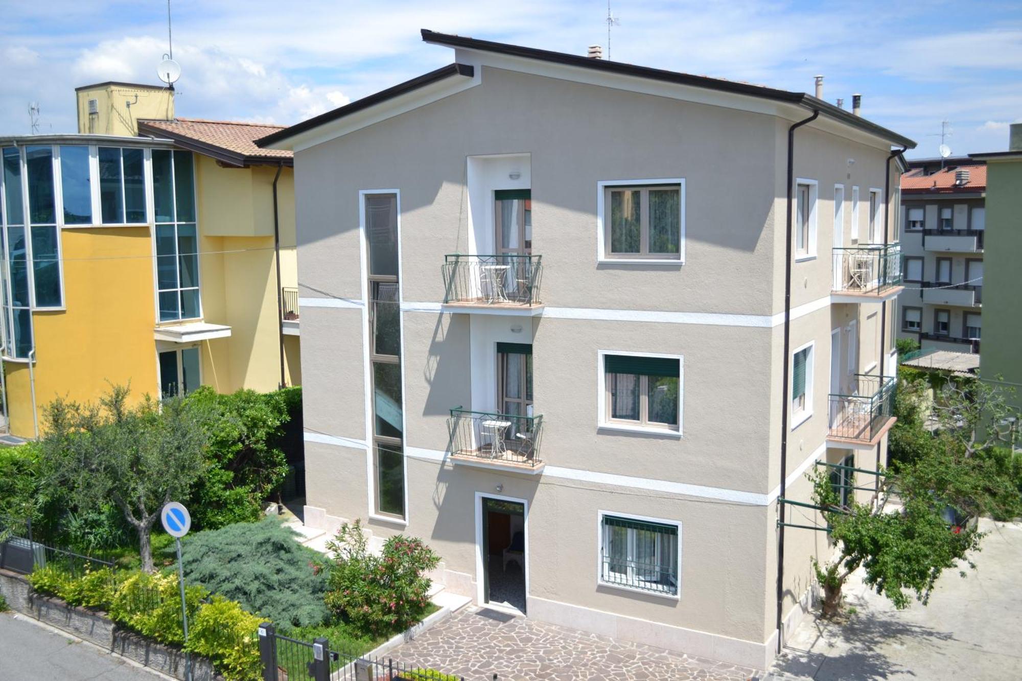 Le Bouganville Apartment Desenzano del Garda Esterno foto