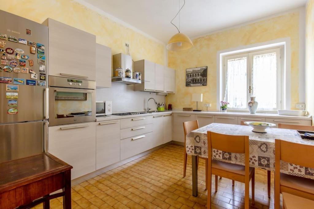 Le Bouganville Apartment Desenzano del Garda Esterno foto