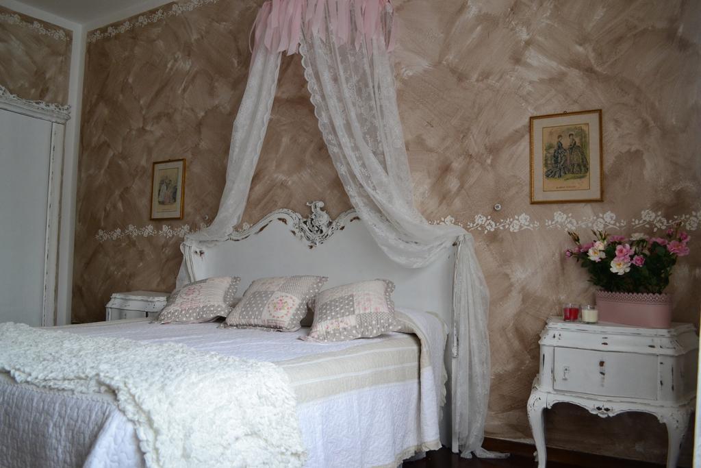 Le Bouganville Apartment Desenzano del Garda Esterno foto
