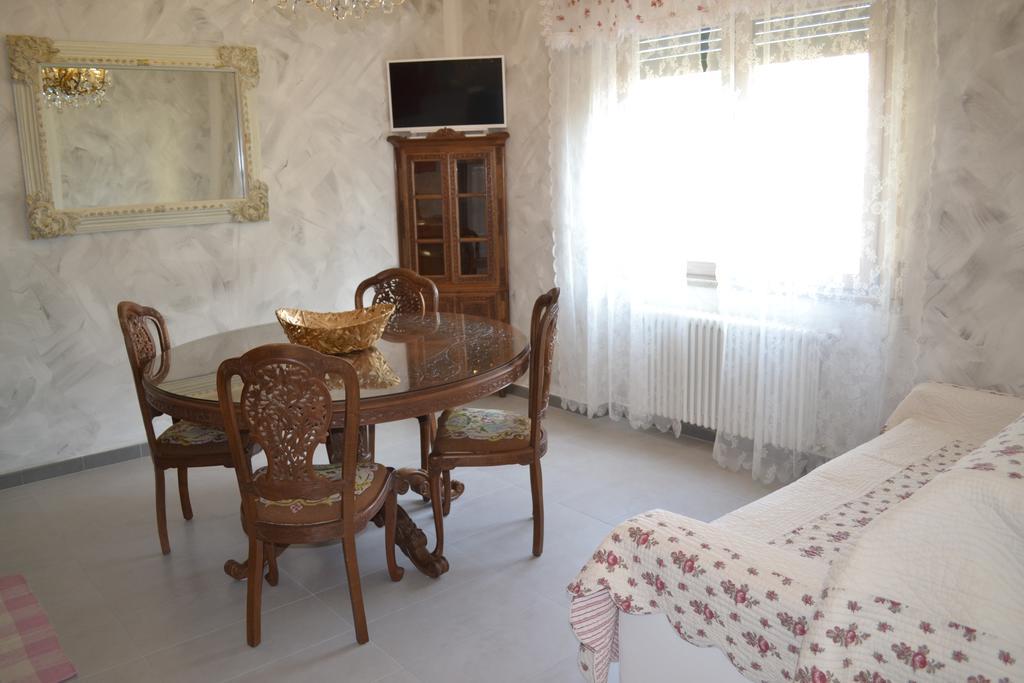 Le Bouganville Apartment Desenzano del Garda Esterno foto