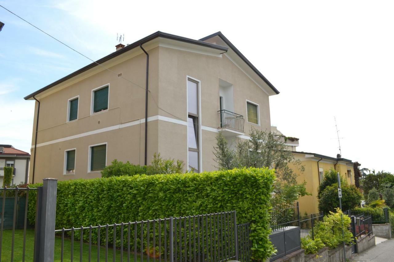 Le Bouganville Apartment Desenzano del Garda Esterno foto
