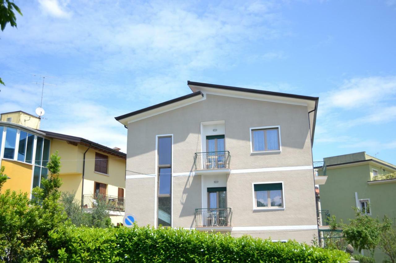 Le Bouganville Apartment Desenzano del Garda Esterno foto
